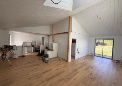 Réalisation complète intérieure : lambris bois, plâtrerie sèche et parquet chêne collé à La Rochelle