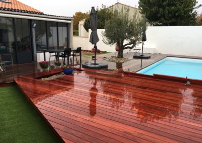 Réalisation d’une terrasse en Padouk autour d’une piscine à Dompierre-sur-Mer