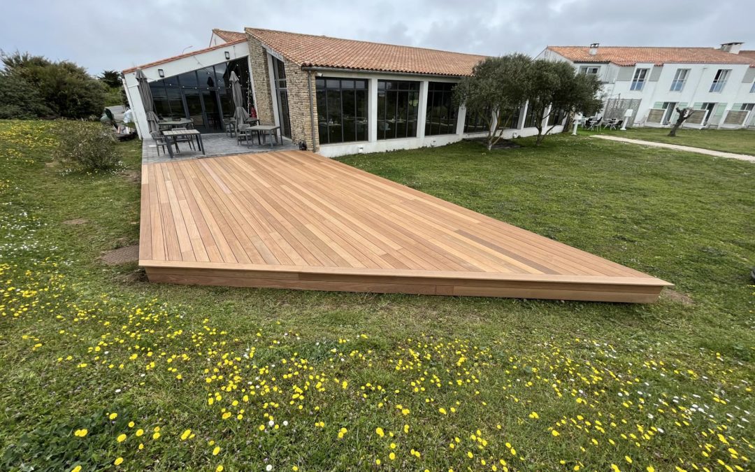 Réalisation d’une terrasse en Cumaru pour la thalasso de Sainte-Marie-de-Ré